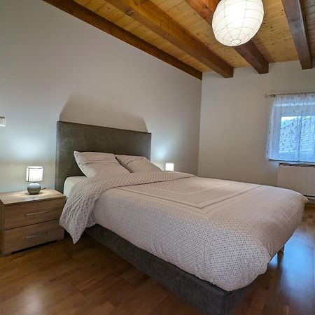 Petite Maison De Village Situee Entre Lacs, Cascades Et Montagnes Virieu-le-Grand Экстерьер фото