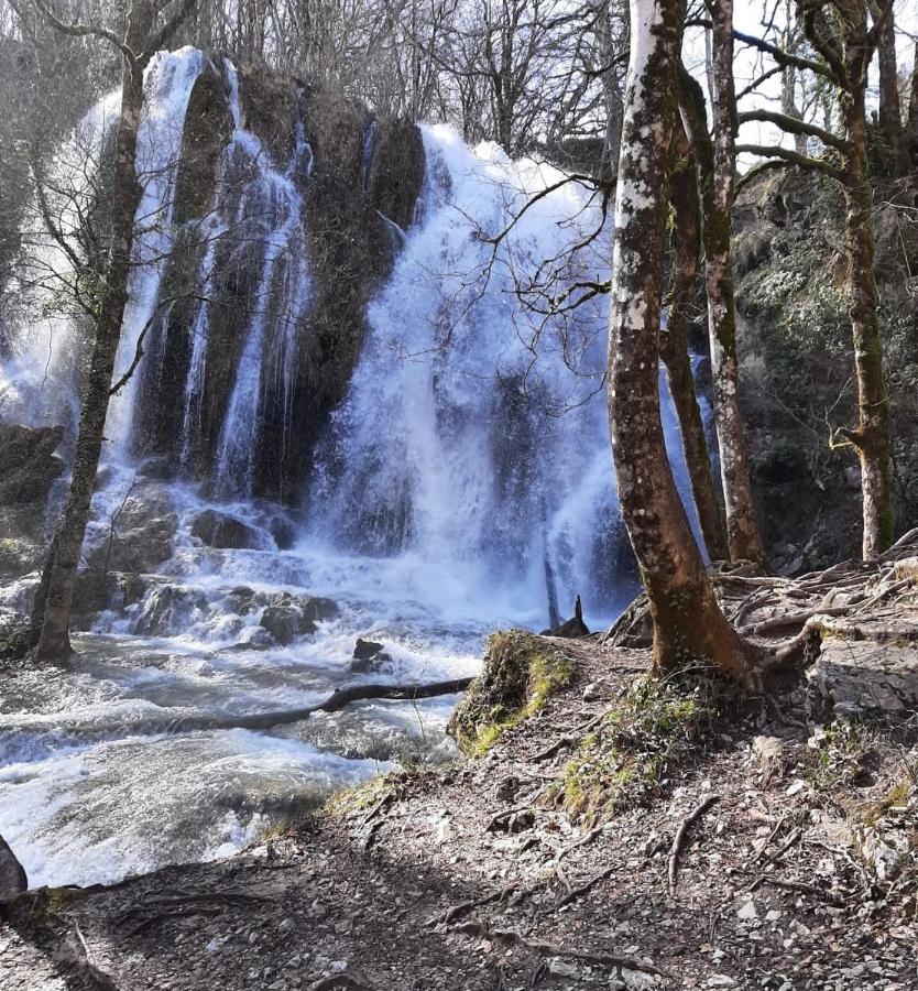 Petite Maison De Village Situee Entre Lacs, Cascades Et Montagnes Virieu-le-Grand Экстерьер фото