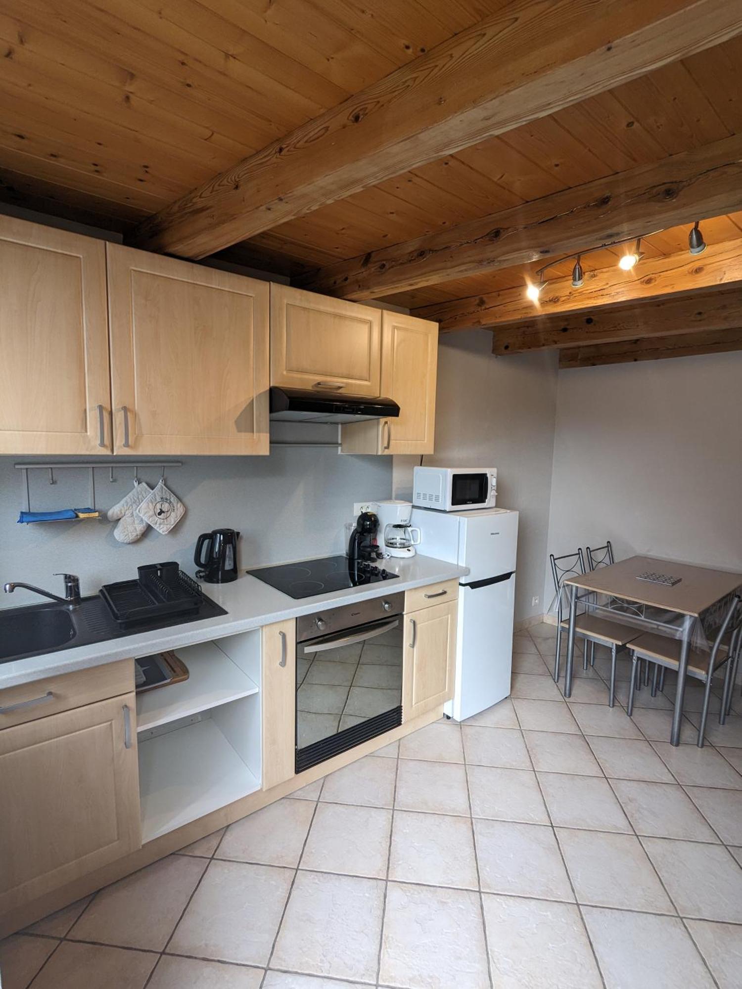 Petite Maison De Village Situee Entre Lacs, Cascades Et Montagnes Virieu-le-Grand Экстерьер фото